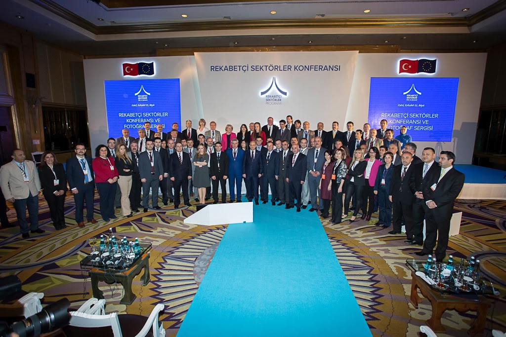 Read more about the article Sanayi Bakanlığı Rekabetçi Sektörler Programı Resim Sergisi / Sheraton / Ankara